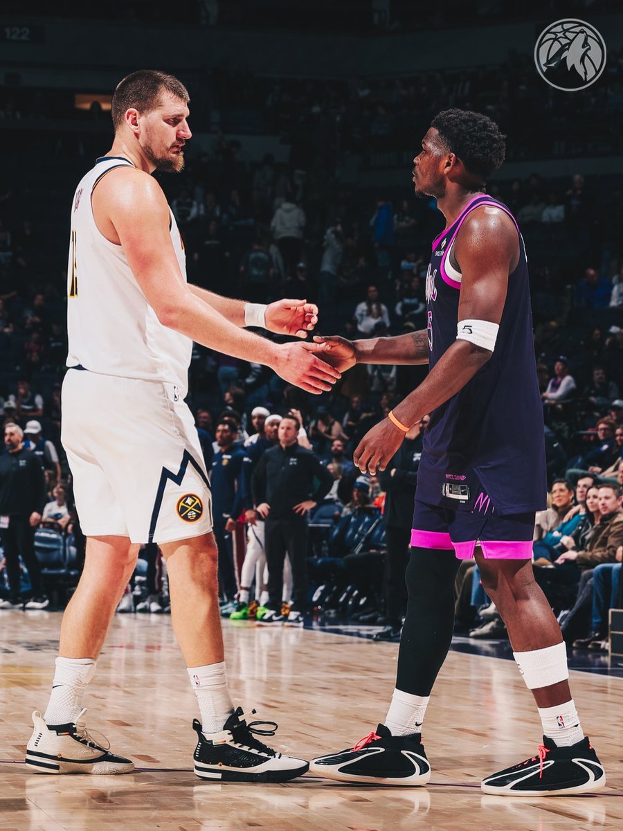 森林狼队与掘金队，西部对决的激情碰撞