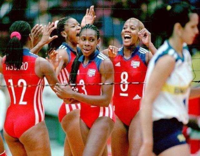 雅典奥运会女排季军之战，荣耀与梦想的交响曲