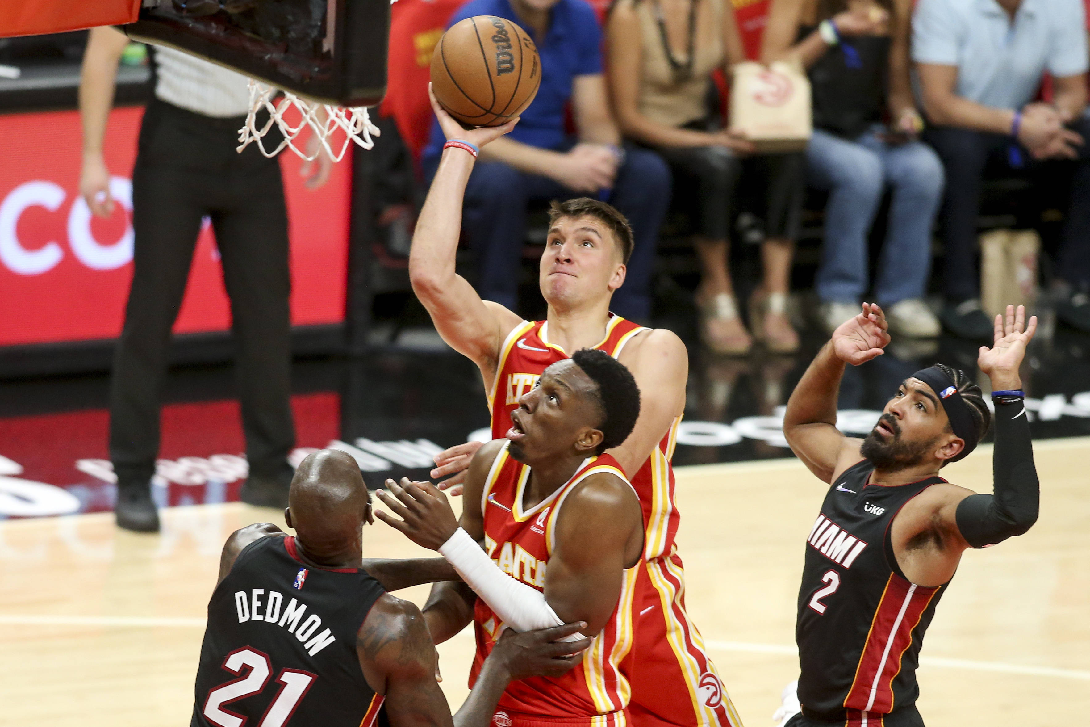 老鹰vs热火，第一节的激情碰撞与战术较量