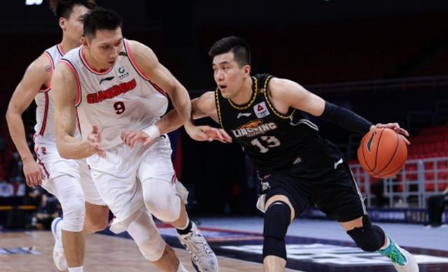 郭艾伦，CBA的璀璨之星与他的年薪之谜