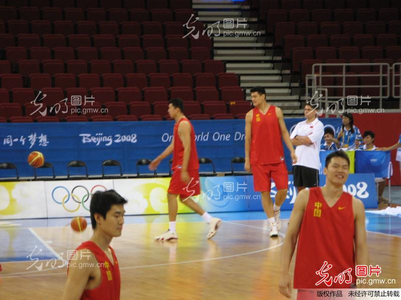 备战北京奥运会，中国男篮集训名单的荣耀与挑战