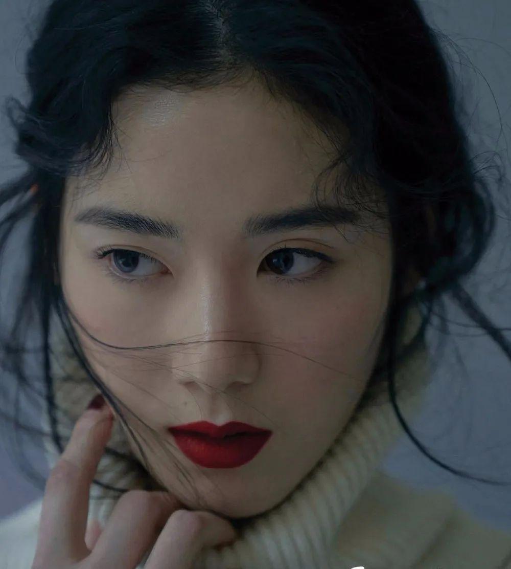 浓眉人士是否适合纹眉？——一次关于美与自然的深度探讨