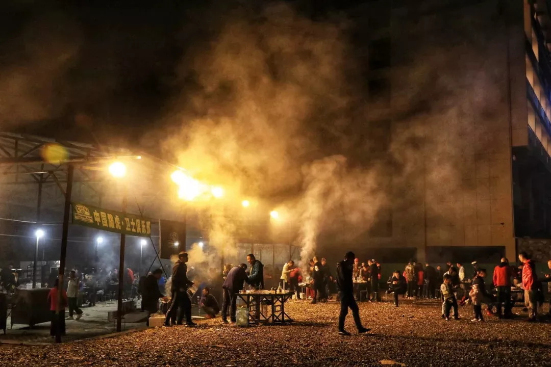 解读热火朝天的生动意蕴