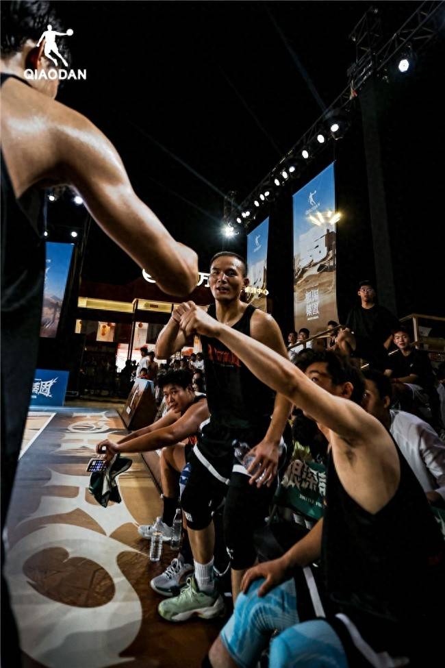 探索热火与魔术，篮球场上的激情碰撞与魔法时刻