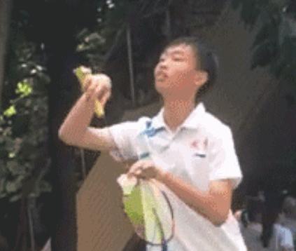 羽毛球比赛中常见的违例行为解析