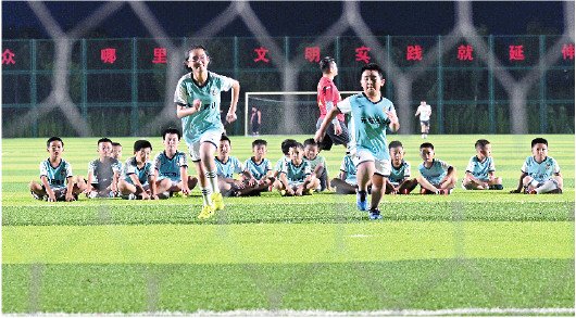 河海大学足球队，激情与荣耀的交响曲