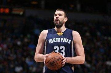 雄鹿队全队人员名单，2023-2024赛季的阵容深度解析