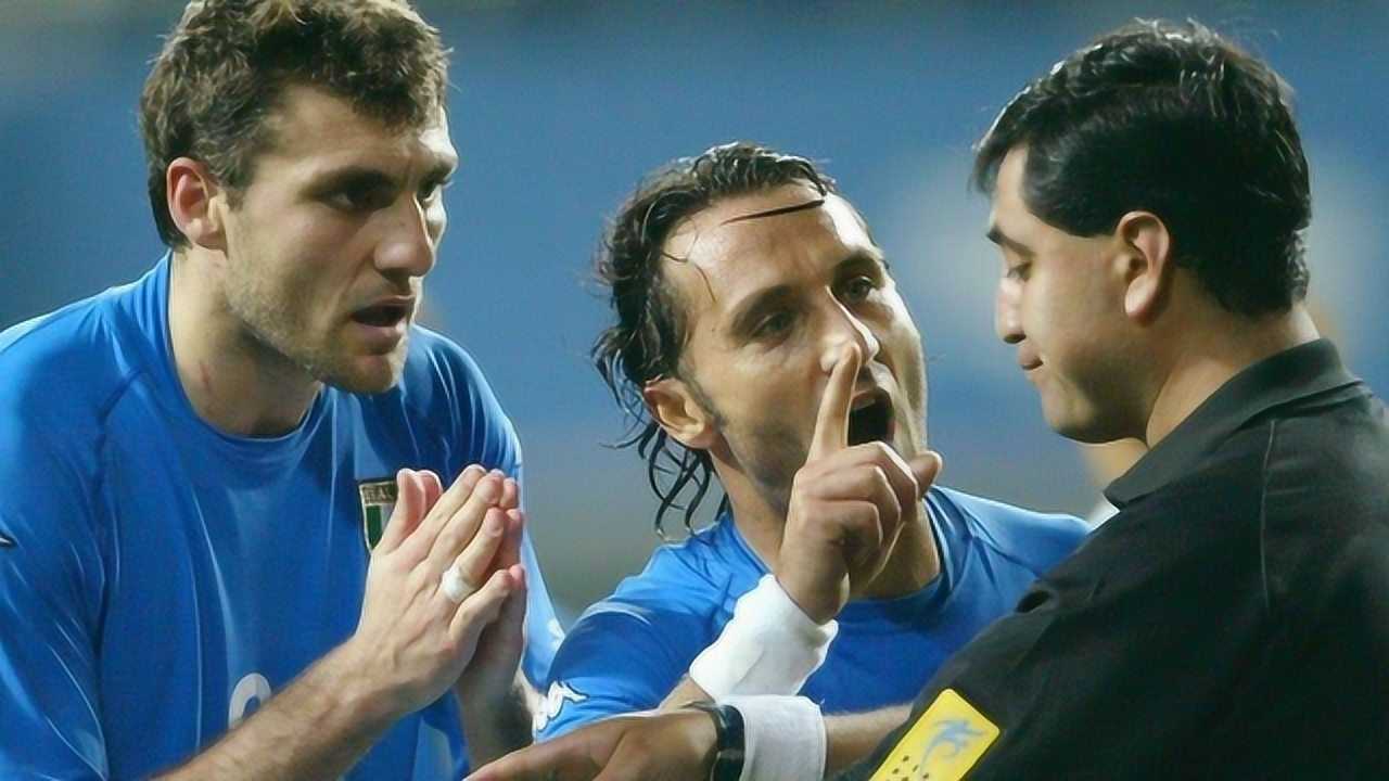 2002年世界杯黑哨全过程，揭秘足球场上的暗流