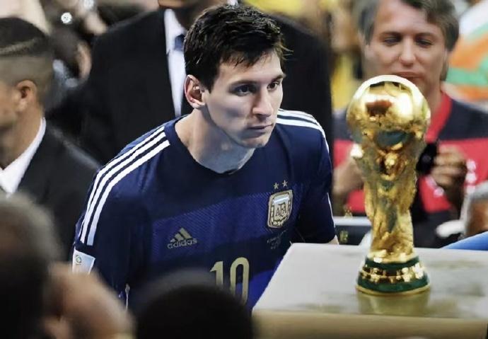 梅西，从巨星到公认的第三代球王