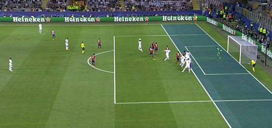 足球场上，身高与竞技能力的平衡