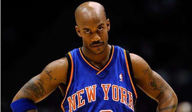 篮网对尼克斯，一场攻防大战的深度剖析