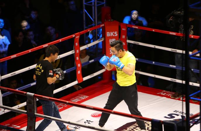 国外最残忍的格斗比赛，血与荣耀的残酷较量