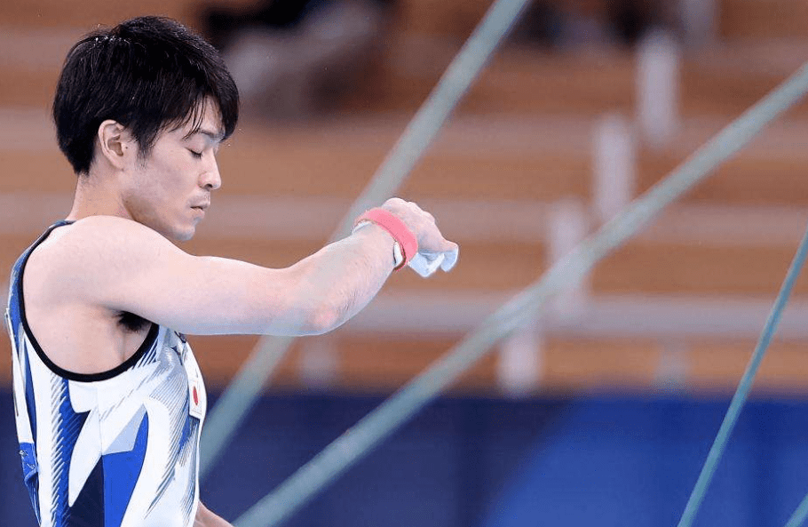 东京奥运会的璀璨星光，记男子体操冠军的非凡之旅