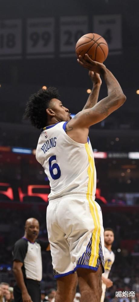 尼克杨，在勇士队荣耀退役的篮球传奇