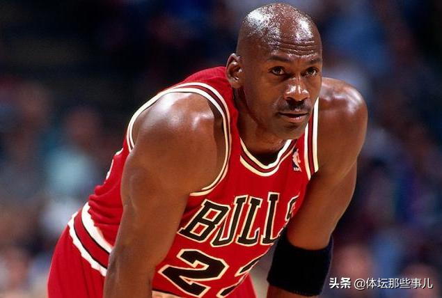 为什么球类运动员的年薪都很高？——一项综合因素分析