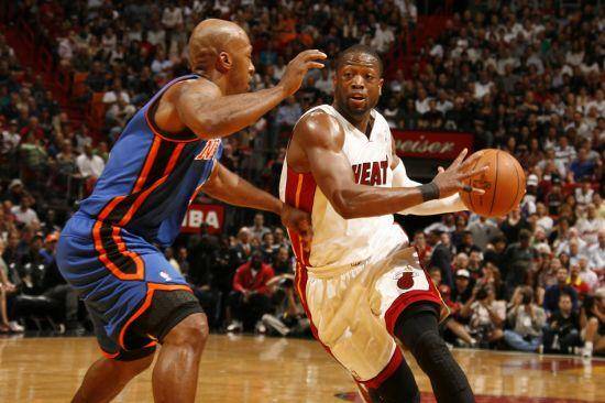 NBA热火与尼克斯，东区对决的激情碰撞