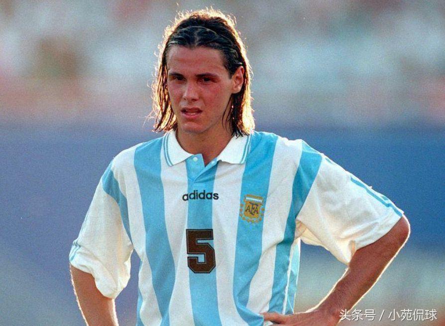 巅峰克雷斯波，足球场上的艺术大师与铁血战士