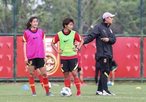 展望未来，中国女足在2026年世界杯上的冠军之路