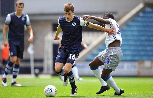 米尔沃尔，英超联赛的近在咫尺之旅