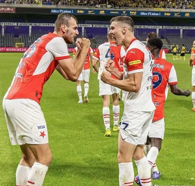 22欧冠最佳阵容，传奇与荣耀的交响乐章