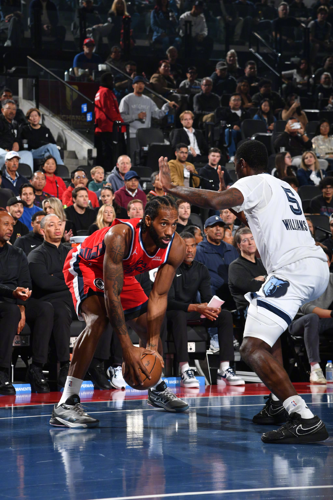 灰熊与快船的激烈对决，昨日篮球全中，精彩纷呈