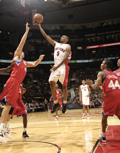 昆西·杜比，NBA赛场上的闪电速度与精准投射