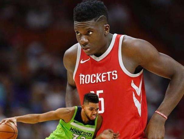 詹姆斯的篮球之旅，何时踏入NBA的辉煌征程