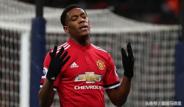 曼联转会阿森纳的法国后卫，卢卡斯·皮亚松尼的传奇之旅