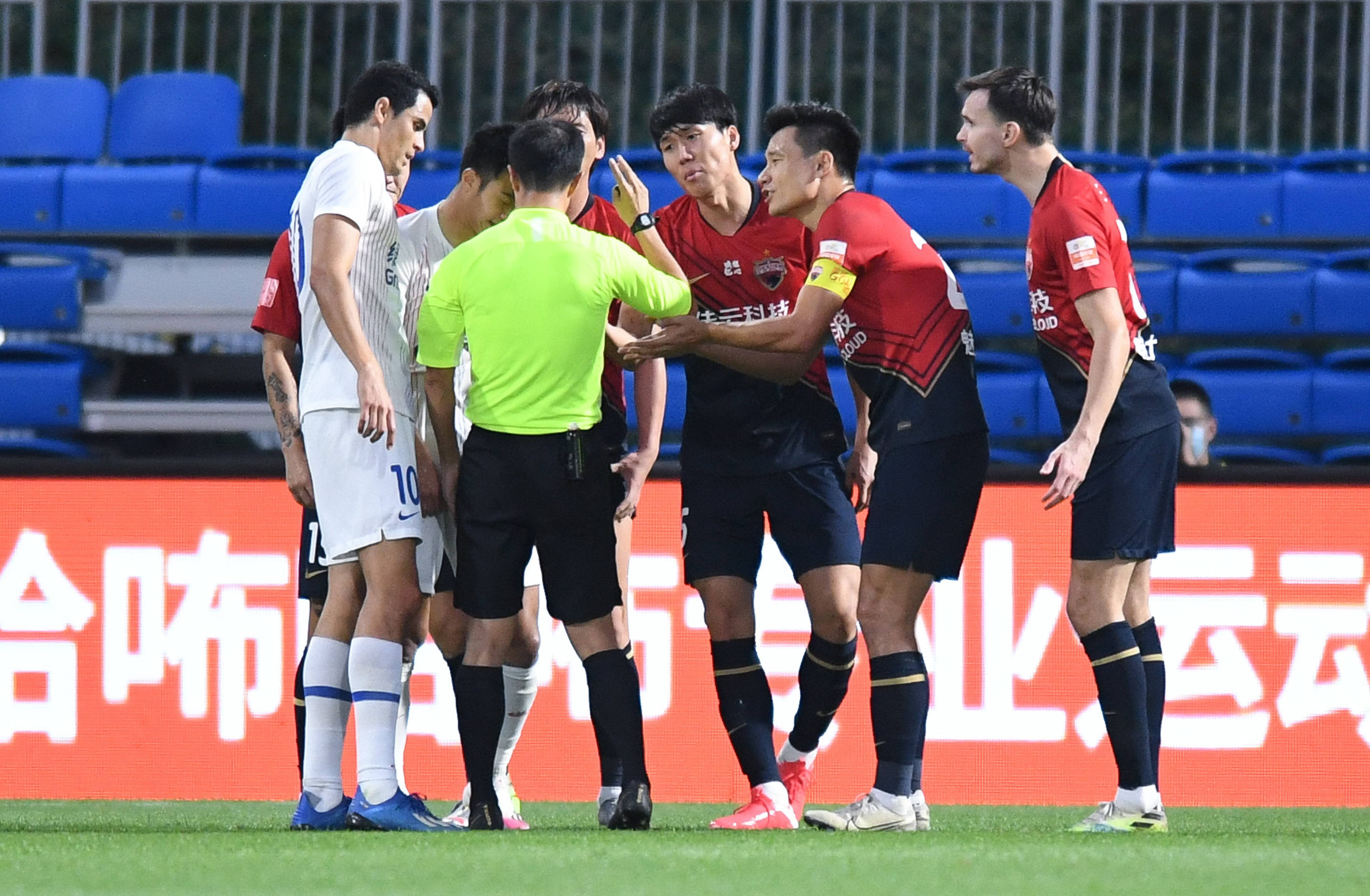 深圳佳兆业足球队，新赛季的阵容与展望