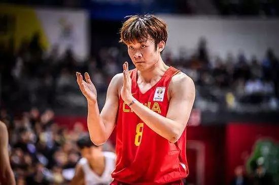 林书豪在CBA的闪耀时刻，数据背后的传奇故事