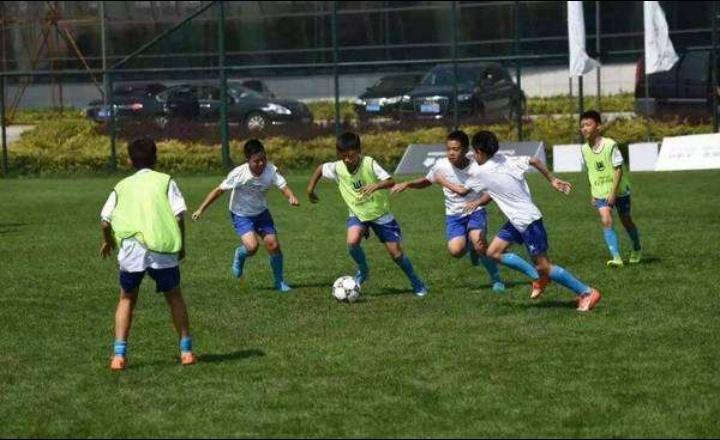 奥运会排球比赛，每方同时在场上的运动员人数揭秘