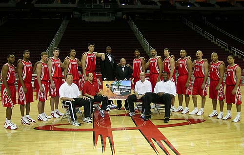 2012年NBA火箭队与央视的激情碰撞，文化与体育的跨界盛宴