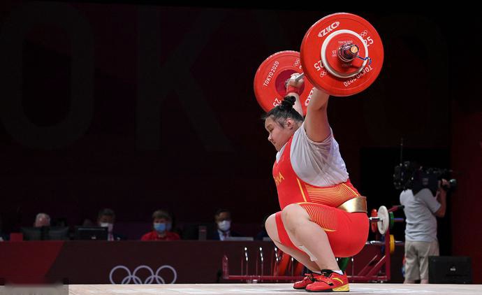 举重，力量与荣耀的交响曲——记奥运会冠军的辉煌之路