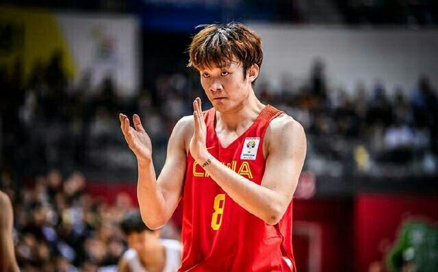 探秘中国男篮巨擘，易建联的辉煌之路