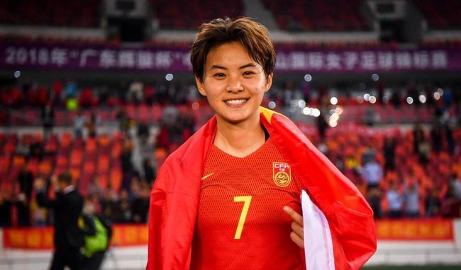 奥运女足之光，王霜与她的欧洲豪门之旅