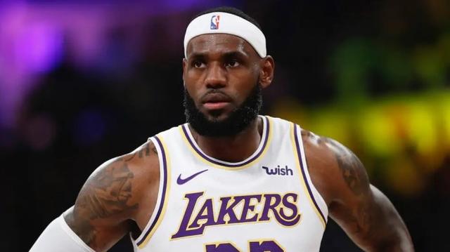 NBA周最佳球员揭晓，詹姆斯领衔，群星闪耀的荣耀时刻