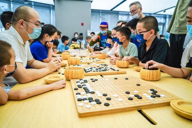闵行区围棋培训机构，启迪智慧，磨砺意志的棋盘世界