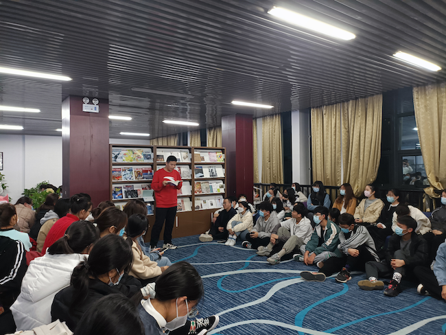 图书馆特色服务实践报告，以智慧阅读与文化沙龙为例