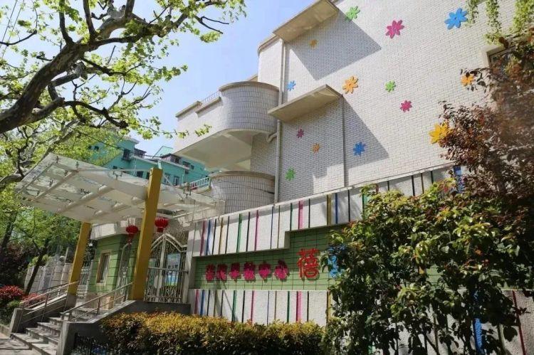 普陀区早教中心报名，为孩子的未来铺路