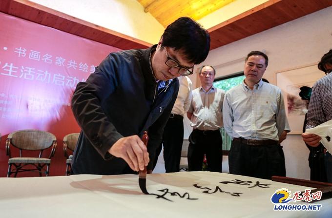 早教中心送春联，童心共绘新春彩